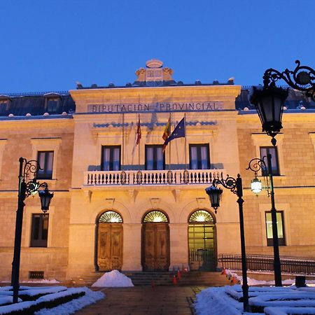 Alojamiento Turístico El Torreón Hostal Fresneda de la Sierra Exterior foto
