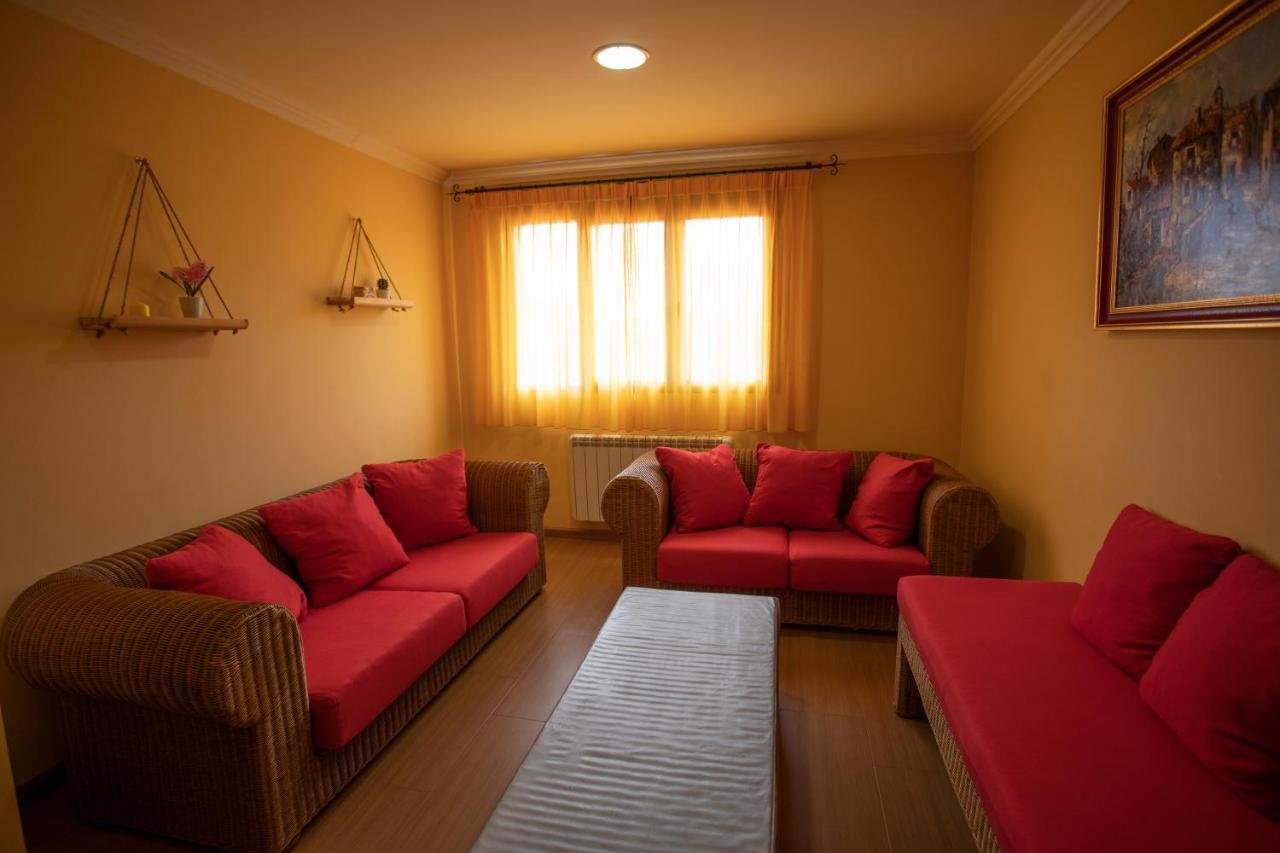Alojamiento Turístico El Torreón Hostal Fresneda de la Sierra Exterior foto