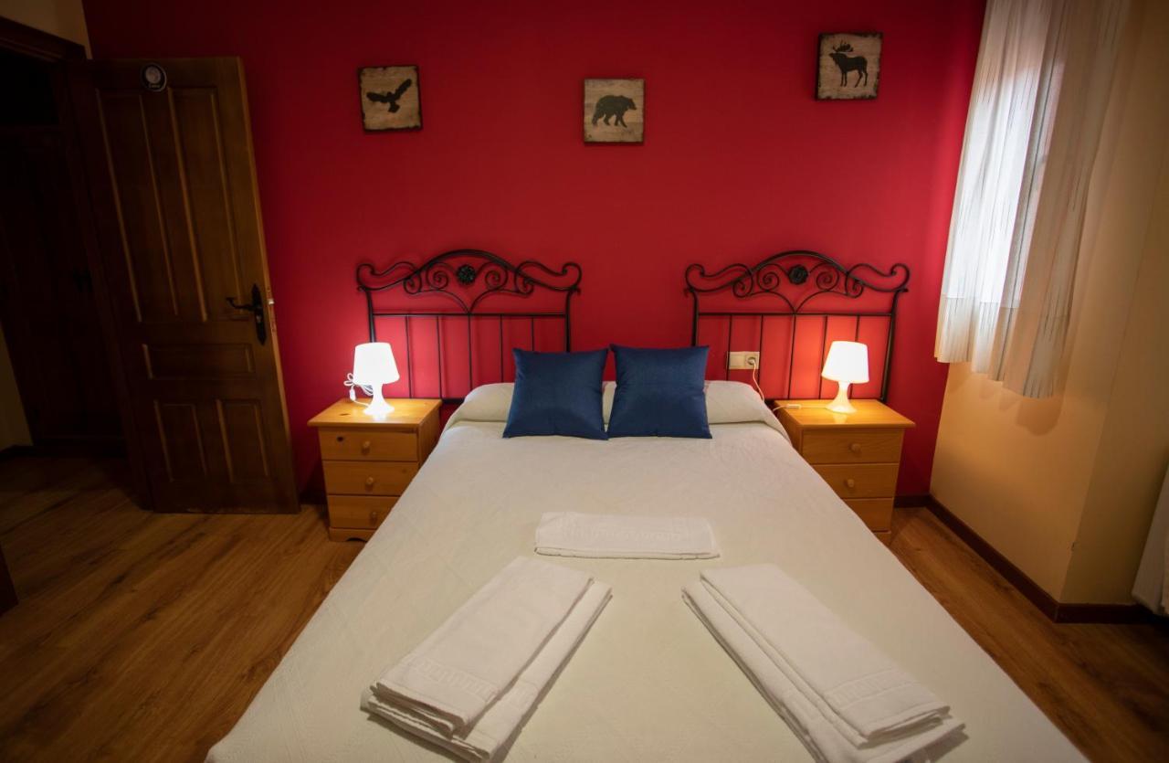 Alojamiento Turístico El Torreón Hostal Fresneda de la Sierra Exterior foto