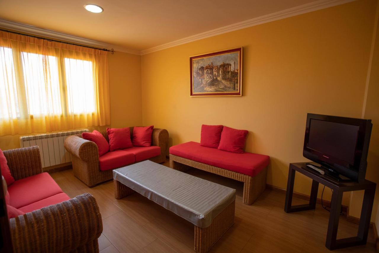Alojamiento Turístico El Torreón Hostal Fresneda de la Sierra Exterior foto