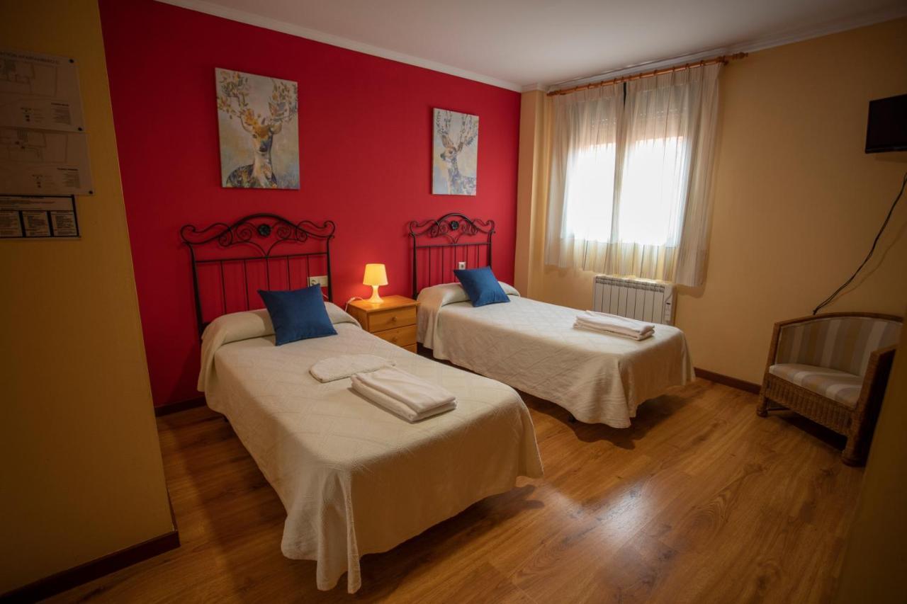 Alojamiento Turístico El Torreón Hostal Fresneda de la Sierra Exterior foto