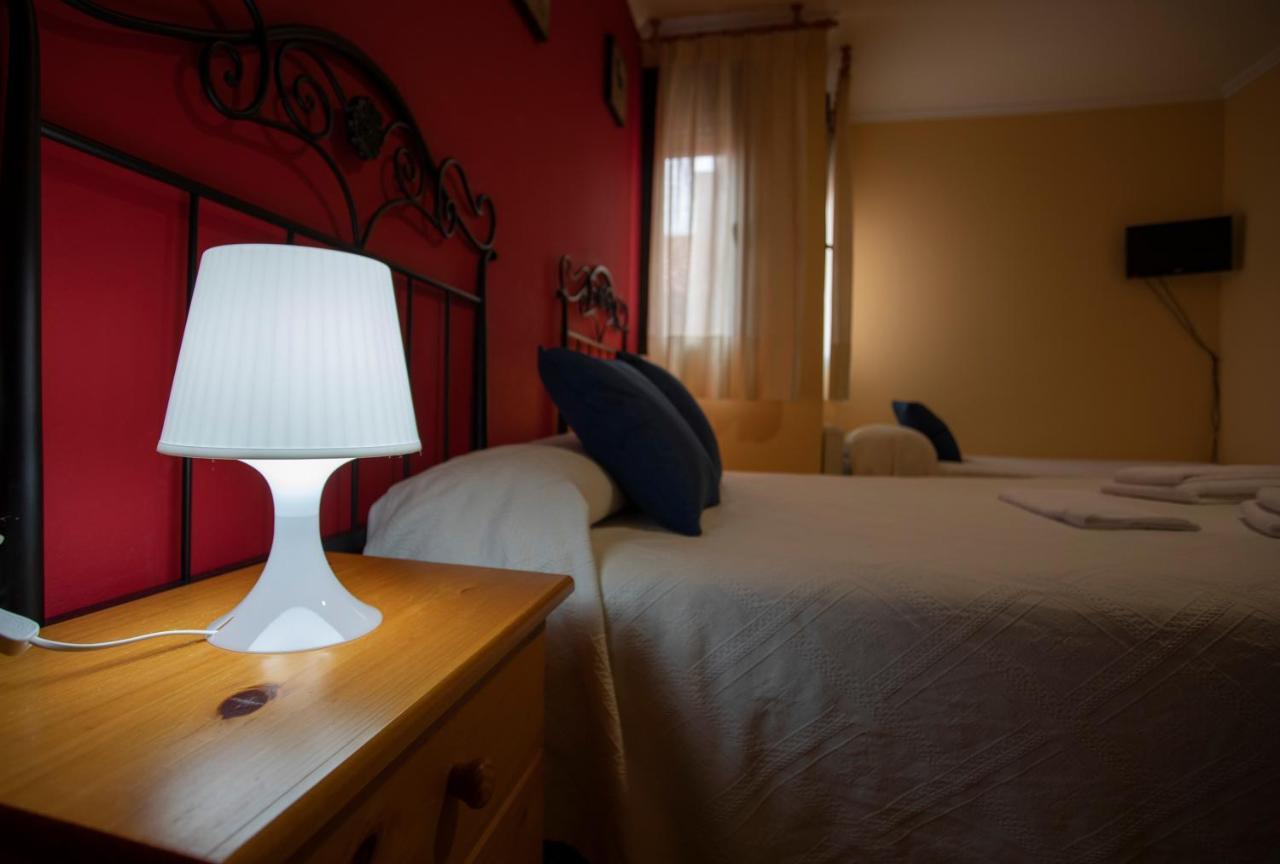 Alojamiento Turístico El Torreón Hostal Fresneda de la Sierra Exterior foto