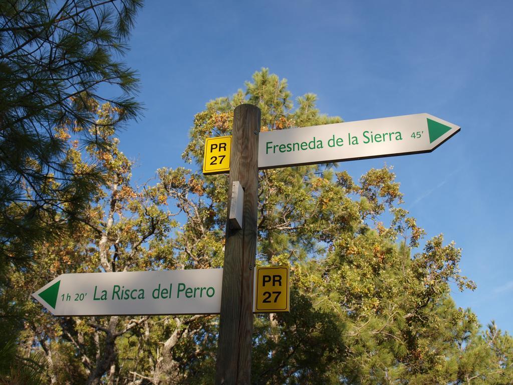 Alojamiento Turístico El Torreón Hostal Fresneda de la Sierra Exterior foto